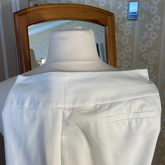 ☀️Apt 9 Tori Capri EUC White size 12 ☀️ - Picture 2 of 8